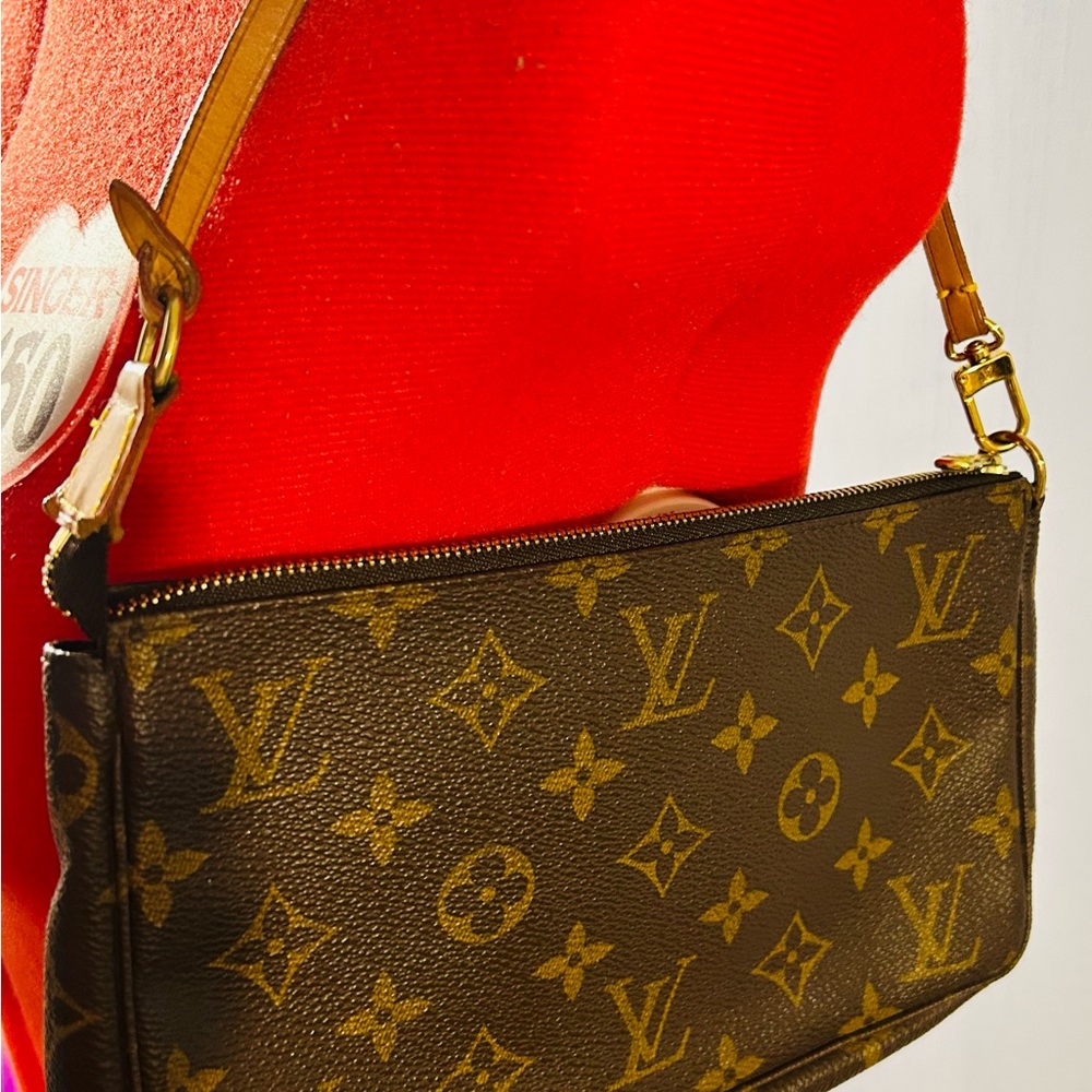 Authentic Louis Vuitton Pochette Bag
